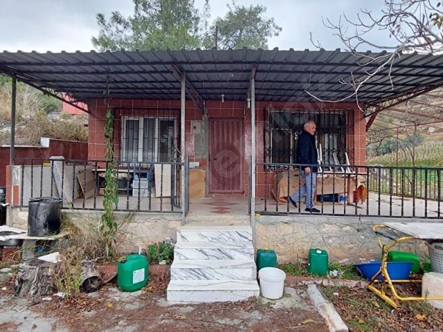 ERDEMLİ İLEMİN'DE 2+1 YAYLA EVİ + 4 ADET TARLA TOPLAM:6.279M2