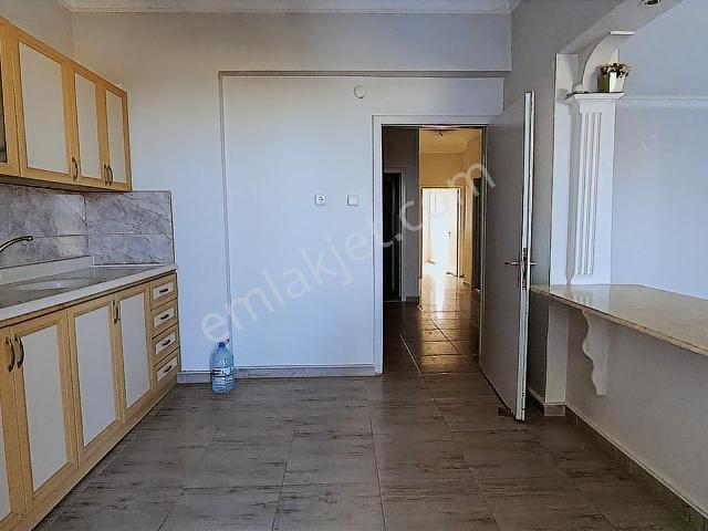 Erdemli / Tömük Mh. Havuzlu Site İçi Geniş Kullanım 2+1 Yazlık