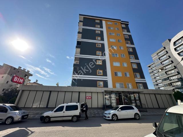 Erdemli'de Cadde Üzeri Kurumsal Kiracılı 400 M2 Satılık Dükkan