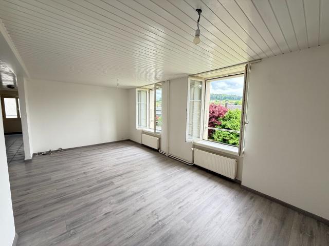 Erdgeschoss Praktische und erschwingliche Wohnung mit Parkplatz und GEMEINSCHAFTSGARTEN