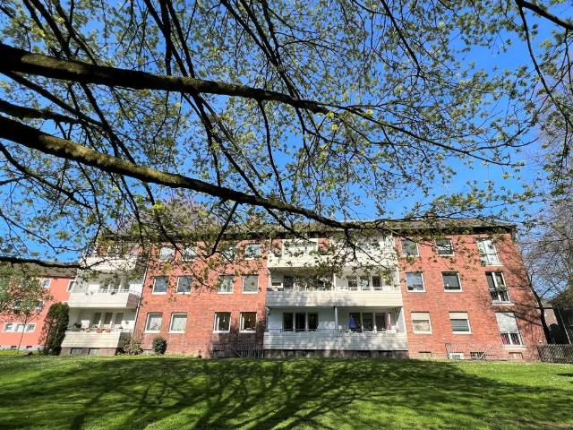 Erdgeschosswohnung: 4 Zimmer Ahrstraße18 in Duisburg Vivawest GmbH
