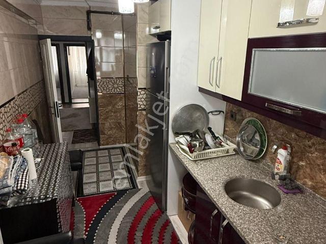 E\reşadiye Mah 2+1 25yıllık 100m2 1.kat Çift Balkon 2.300.000