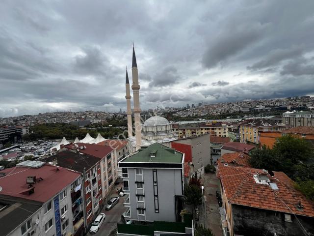Şeref Emlak Eyüp Silahtarağa Haliç Towers Rezidans Satılık 2+1 5.300.000 Tl