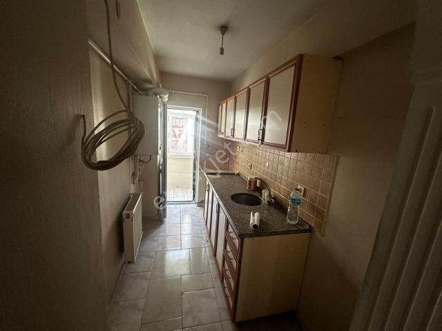 Şeref Emlak Göçmenler Sokak Satılık Daire 4.750.000 Tl