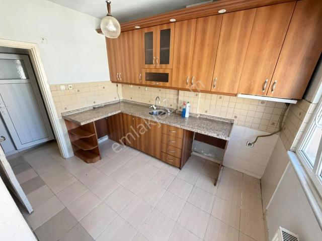 Şeref Emlak Küçükköyde Kiralık Daire 26,000 Tl