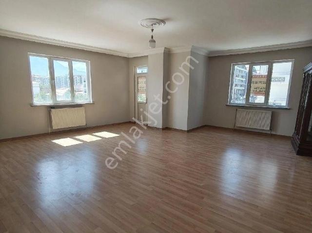 Şerefiye Mah İkizler Yanı Kiralık 3+1 Daire