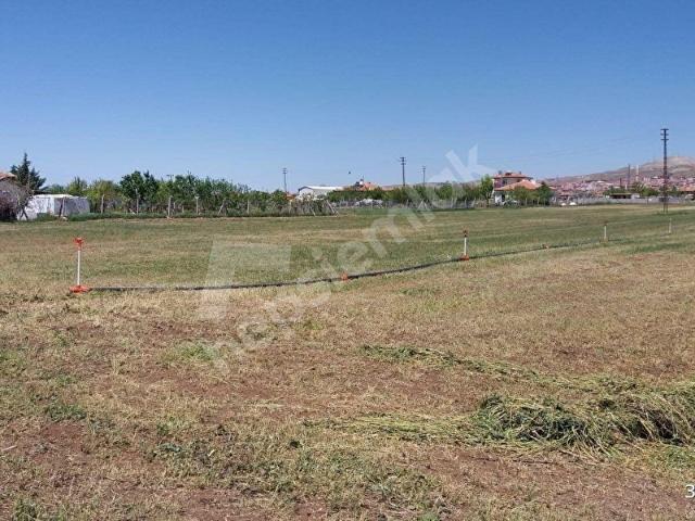 Şereflikoçhisar Emek Mahallesi'nde Toplam 921m2 İMARLI Müstakil 2 parsel.
