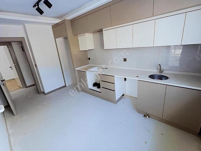 Erenköy Mah Yüksek Giriş Geniş 2+1 Satılık Daire