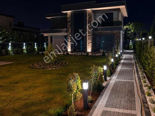 Erenköy Mahallesinde Özel Yapım Villa