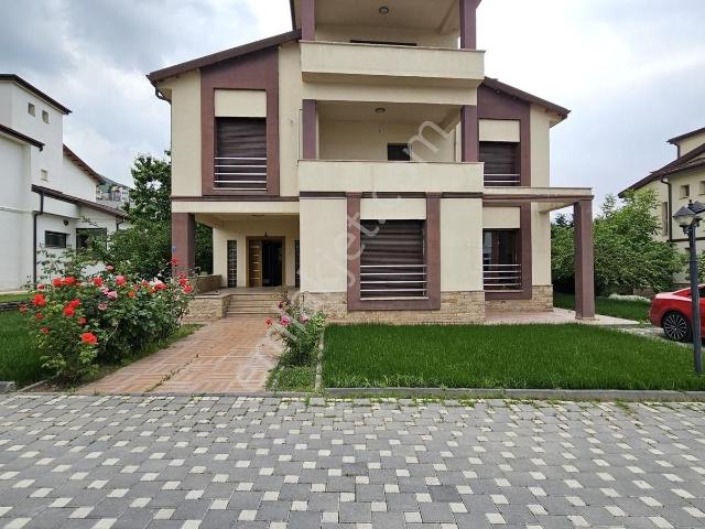 Erenköy Çaybağlarında Site İçerisinde Kiralık 6+2 Villa