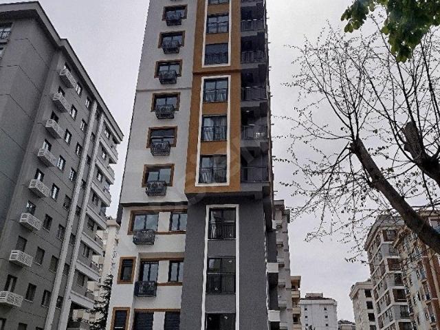 ERENKÖY BAĞDAT CADDESİ AKSINDA SIFIR BİNADA 1.KAT GENİŞ 2+1 OTURUM & HOME OFİSE UYGUN