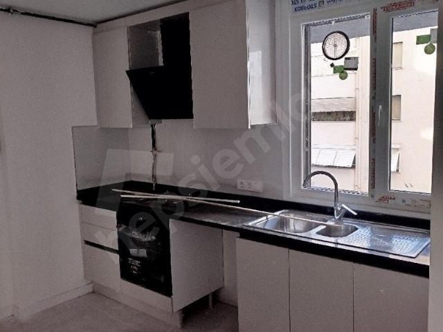 ERENKÖY BAĞDAT CADDESİ AKSINDA SIFIR BİNADA 1.KAT GENİŞ 2+1 OTURUM & HOME OFİSE UYGUN
