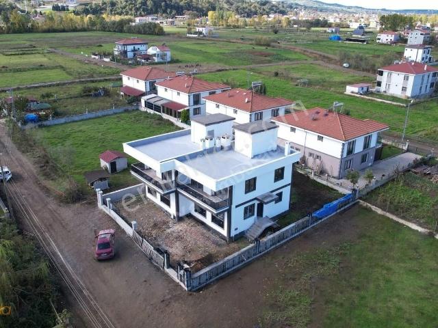 Erenköy Denize 150 Metre Daire Fiyatına 170 M2 Villa