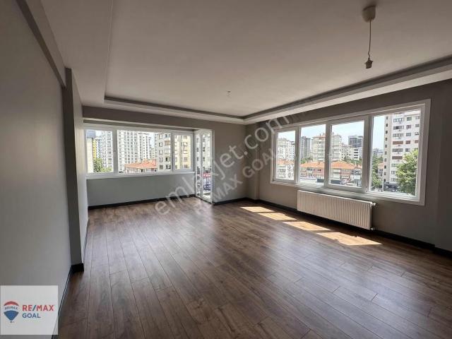 Erenköy Şemsettin Günaltay Caddesinde Satılık 3+1 Daire