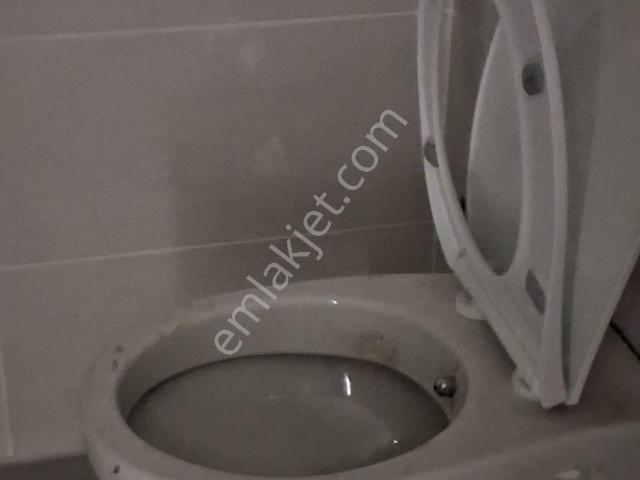 Erenköyde Merkezi Yerde Minübüs Yolunda 2+1 Pay Ölçerli