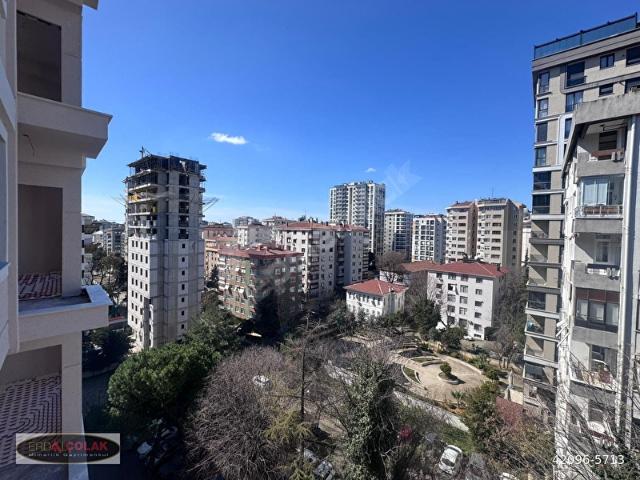 ERENKÖY'DE MERKEZİ LOKASYON'DA BALKON'LU 74 M2 NET ARAKAT