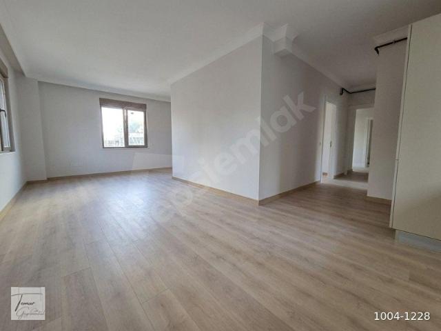 Erenköy'de Sıfır Binada 85 m Net 3+1 Daire Marmaray'a Yakın