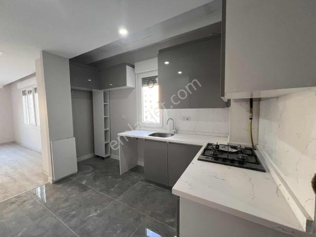 Erenköy'de Satılık Daire Ara Kat Yeni Yapı 2+1 67m² Boş