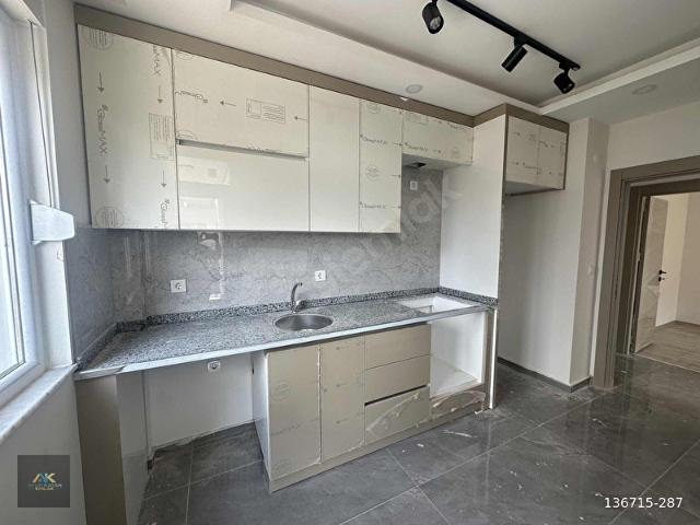 ERENKÖY'DE SIFIR 2+1 KATTA SATILIK DAİRE