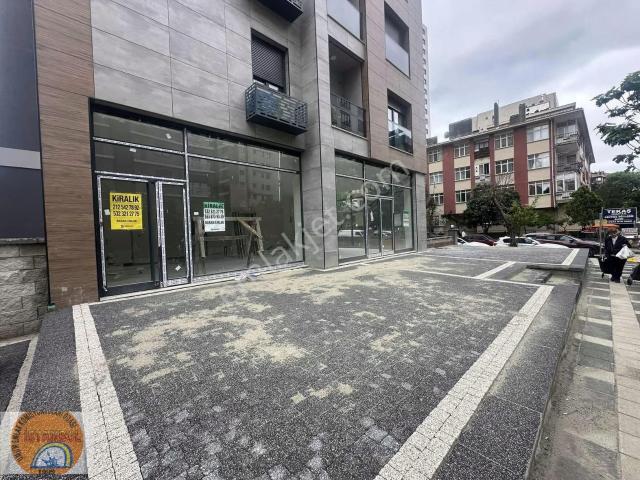 Erenköyde Yeni Binada Kurumsala Kiralık Köşebaşı Dükkan