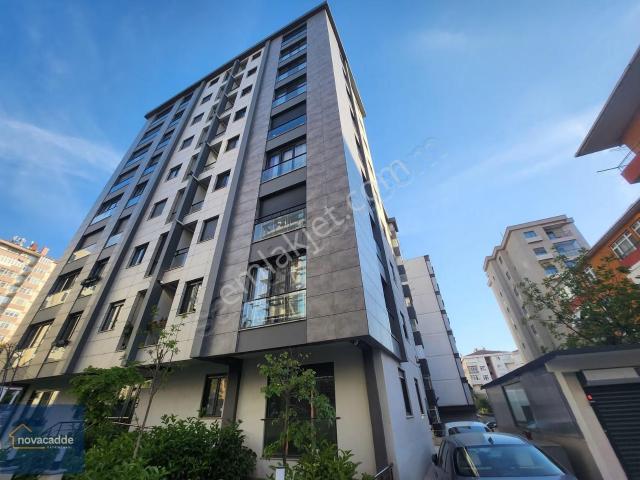 Erenköyde Yeni Binada Merkezi Lokasyonda 1+1 Sıfır Daire