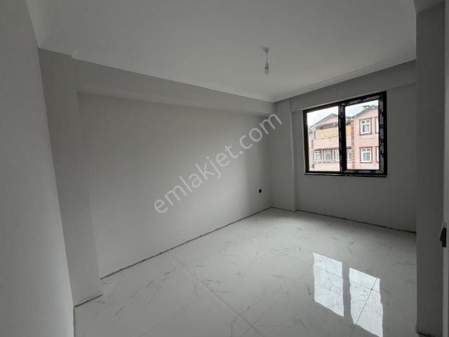 Erenler Küpçülerde Ara Kat Avantajı Geniş Ve Kullanışlı Daire