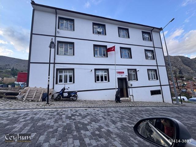 ERENLER YOKUŞUNDA ANAYOL ÜZERİNDE ÇİFT CEPHELİ ARAKAT 2+1 BALKON