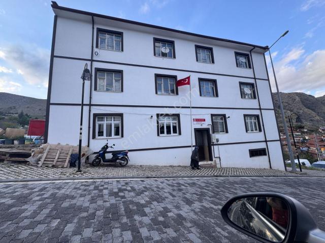 Erenler Yokuşunda Anayol Üzerinde Çift Cepheli Arakat 2+1 Balkon