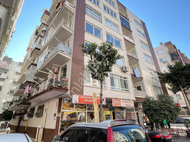 Ergünden Pirireiste Silifke Caddesi Üzeri Asasnörlü Satılık 3+1
