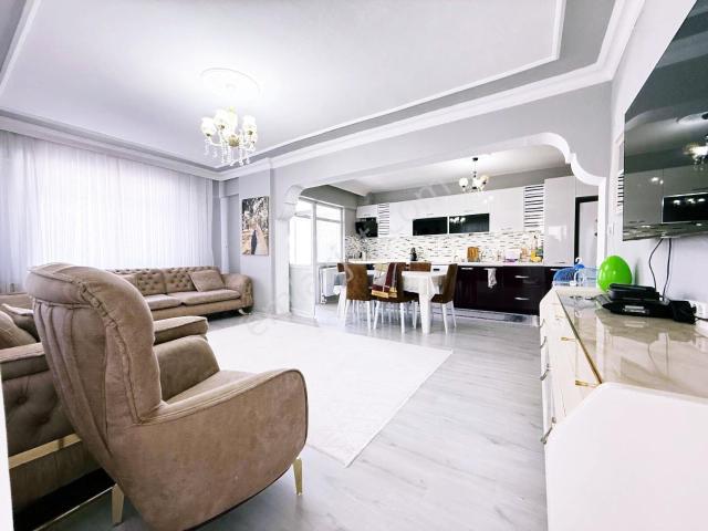 Ergünler'den Bahcelievler Cadde Üzeri Ön Cephe Satılık 2+1 Daire