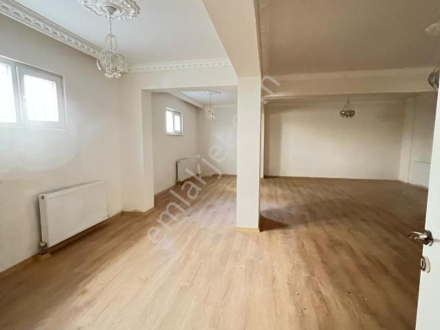 Ergünlerden Narin Caddesinde 3+1 160m2 Balkonlu Kiralık Daire