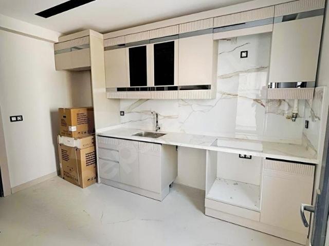 ERGUVAN BULVAR YANI AZ KATLI 2+1 K.MUTFAK LÜX ÖZEL İŞÇİLİKLİ