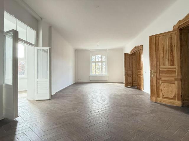 Ergreifen SIE JETZT DIE CHANCE letzte reizvolle GE mit ca. 100 m² in repräsentativer Stadtvilla mit Charme vergangener Zeiten und modernem Komfort