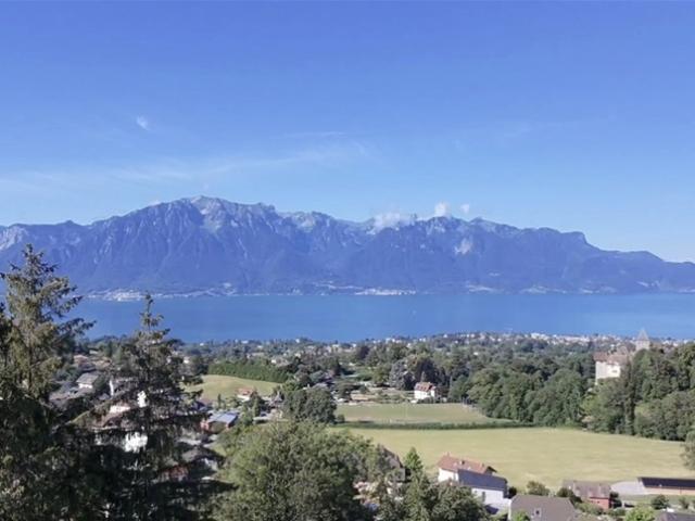 Erhabenes Terrain rare à Blonay avec vue imprable sur le lac Léman