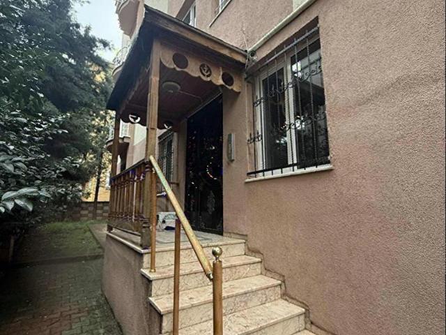 ŞERİFALİDE OTOPARKLI ARA KAT BOŞ 3+1 SATILIK DAİRE