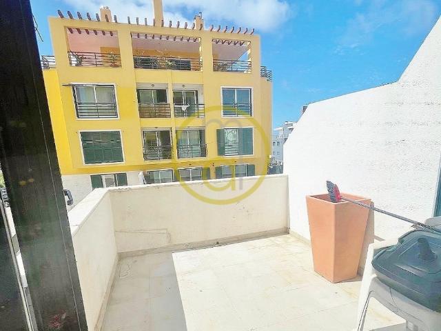ERICEIRA apart. T1 sem móveis com arrecadação e lug. garagem Mafra › Ericeira