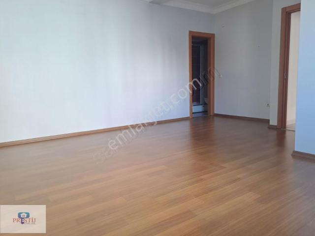 Şerifali Mah. Elalmış Cad.güvenlikli Sitede Geniş Ferah Daire