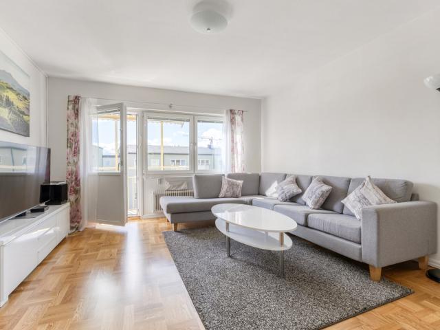 Erik Tegels väg 35