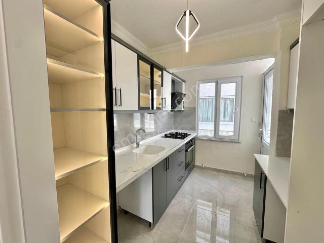 Erim'den Akçay'da Denize Yakın İçi Full Yapılı 2+1 Satılık Daire