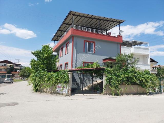 Erkan Emlaktan Cevatpaşada Şehrin Merkezinde Satılık Villa