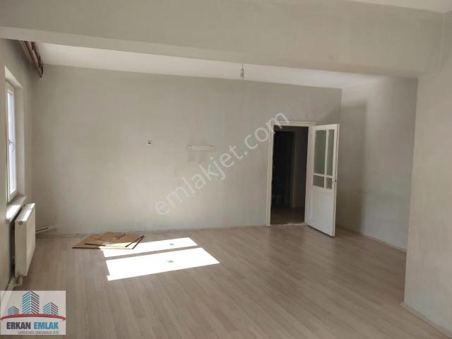 Erkan Emlaktan Ferhadiye Mahallesinde Kiralık 2+1 Daire