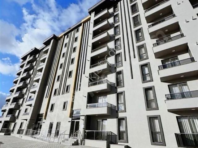 Çerkezköy Tepe'de Site İçi 1+1