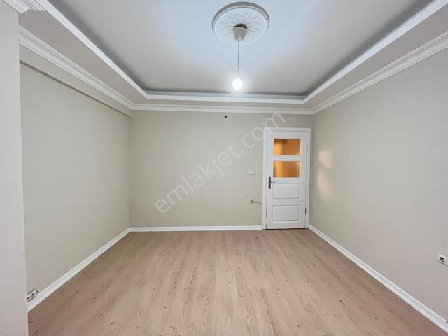 Çerkezköy/ Yıldırım Beyzıt Mah'de Servisler Güzergahın'da Kiralık 1+1 Kombili Hazır Daire