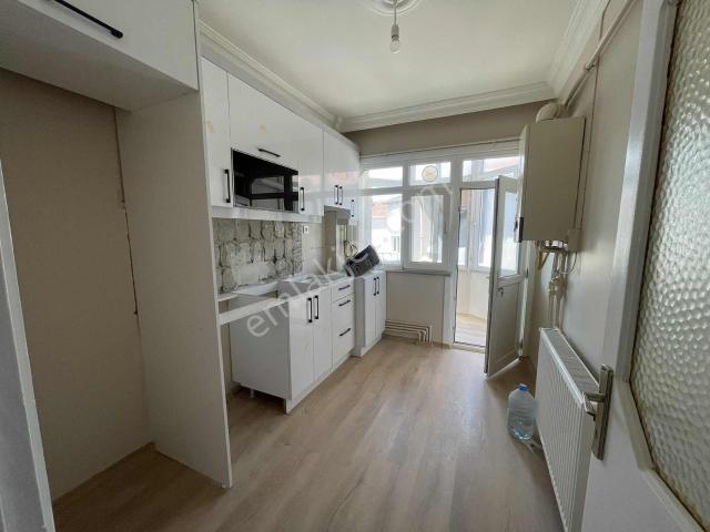 Çerkezköy Güveniş Caddesinde Satılık 2+1 Daire