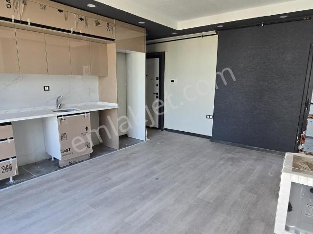 Çerkezköy Lemar Mevkiinde Tepe Çıkış Yolunda Kiralık Daire