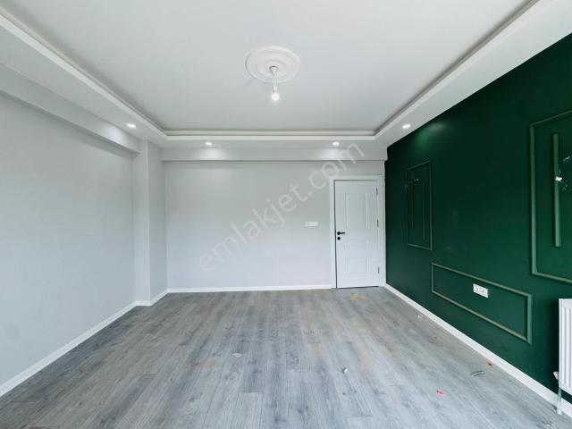 Çerkezköy* Mer pa İnş.* İstasyon Mah'de Site İçerisinde Arakat Sıfır Öncephe 2+1