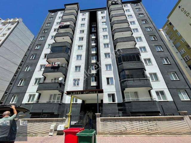 Erkilet Osmangazi Mahallesinde Satılık 3+1 Fırsat Daire
