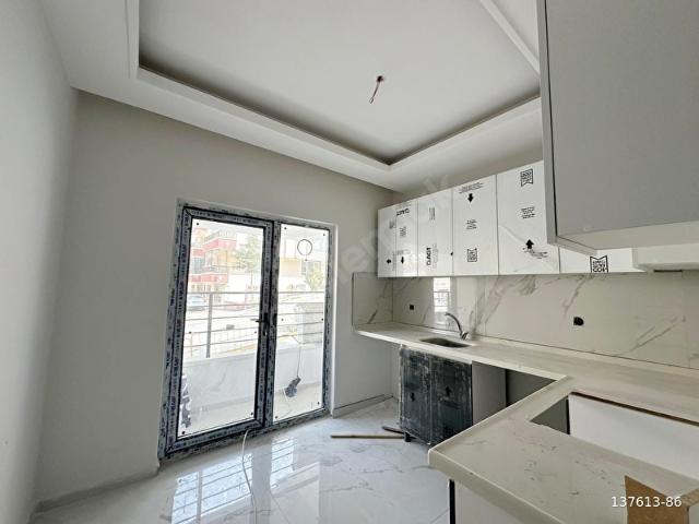 ERKILIÇ GAYRİMENKUL'DEN 8.CAD ÜZERİ GİYİNME ODALI 2+1 GİRİŞ KAT