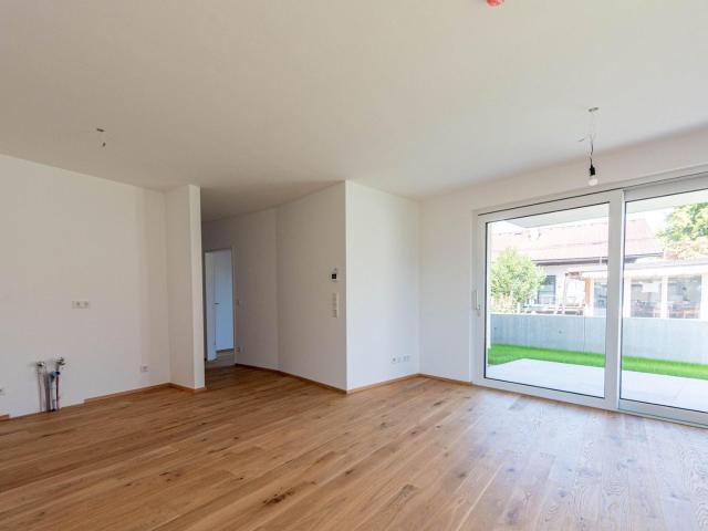 ERSTBEZUG 3 Zimmerwohnung mit großem Eigengarten