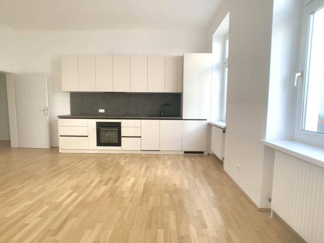 ERSTBEZUG: 2 Zimmer Wohnung in Toplage Charmanter Altbau mit modernem Wohnkomfort!